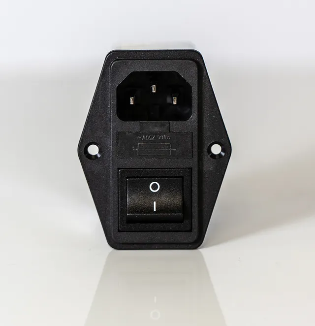 sound-leisure-emi-mains-filter-netzfilter image 1