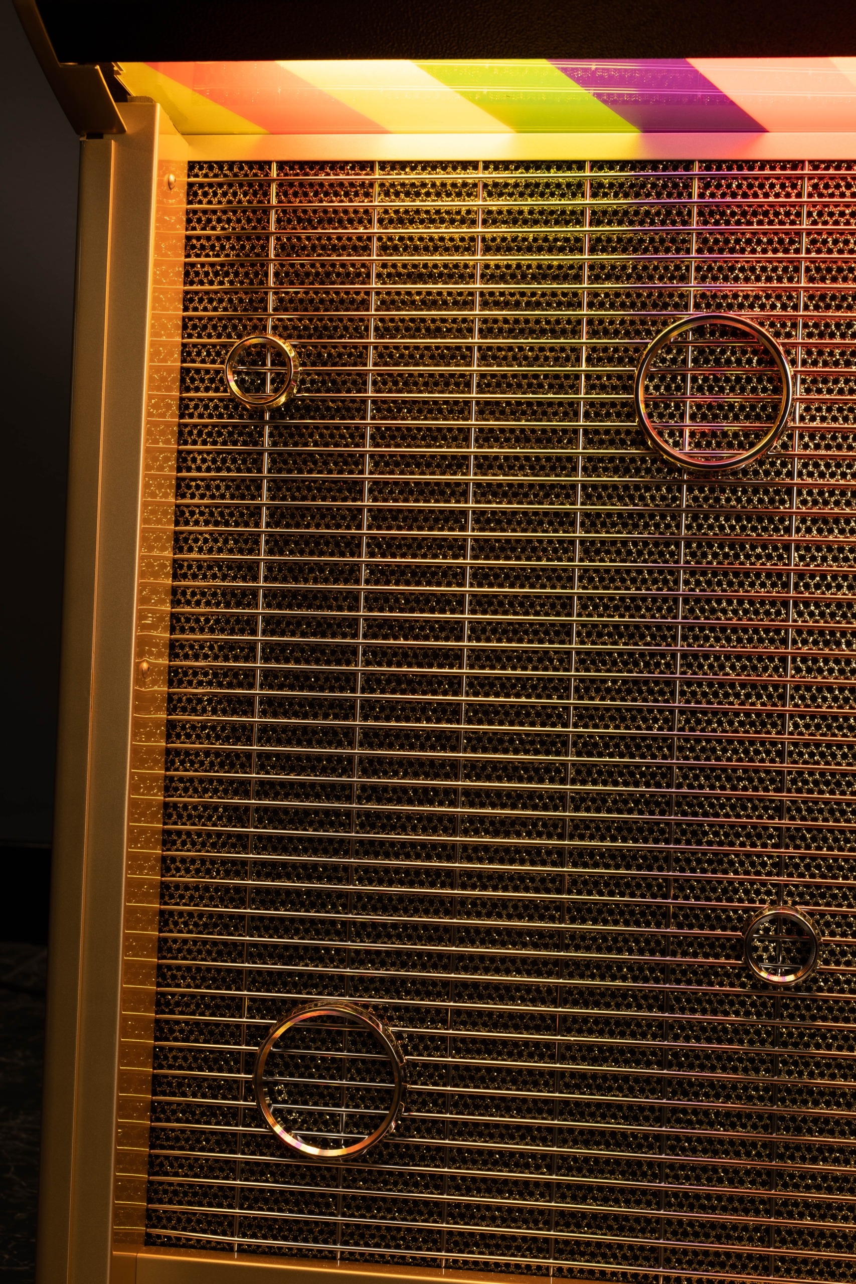 sound-leisure-rocket-vinyl-jukebox-2025-custom-black-ash-mit-gold-castings image 3