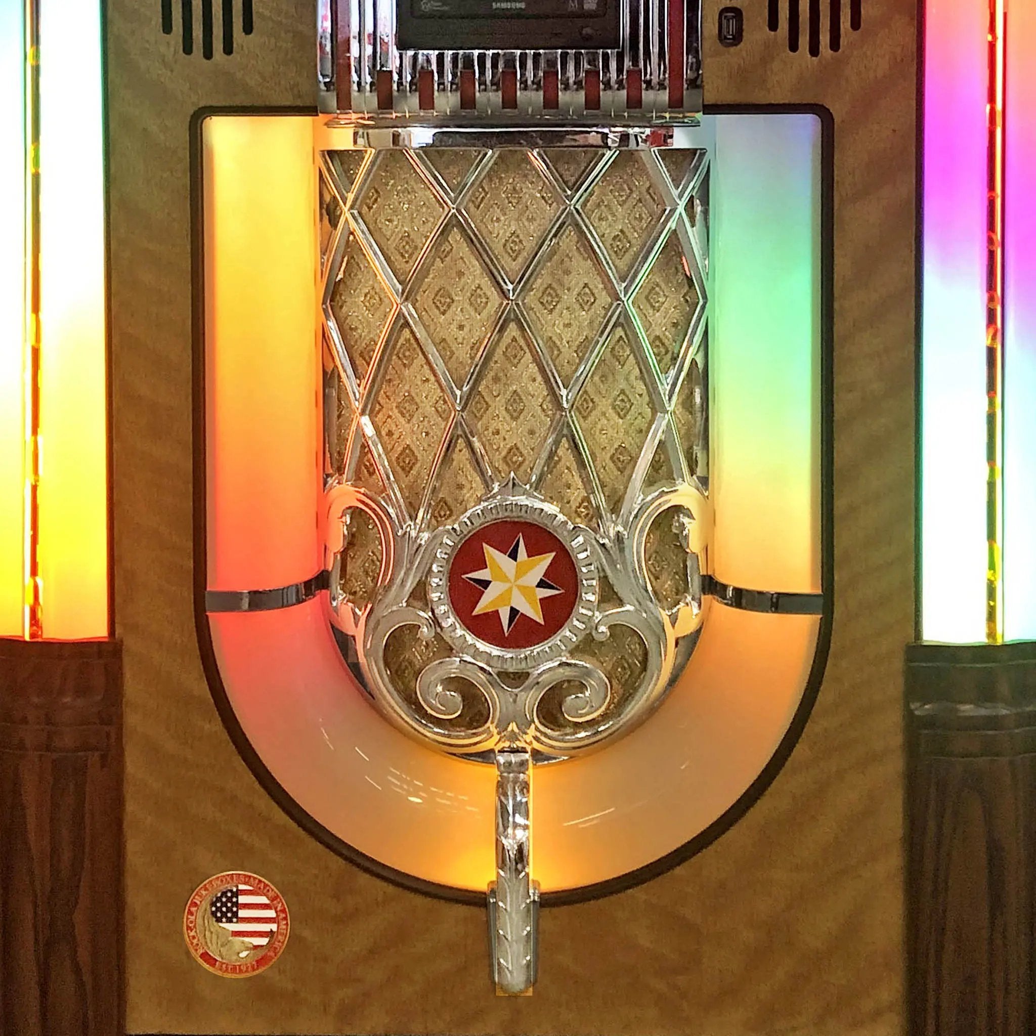 rock-ola-qb-8-bubbler-digital-music-center-jukebox-walnut-touchscreen image 4
