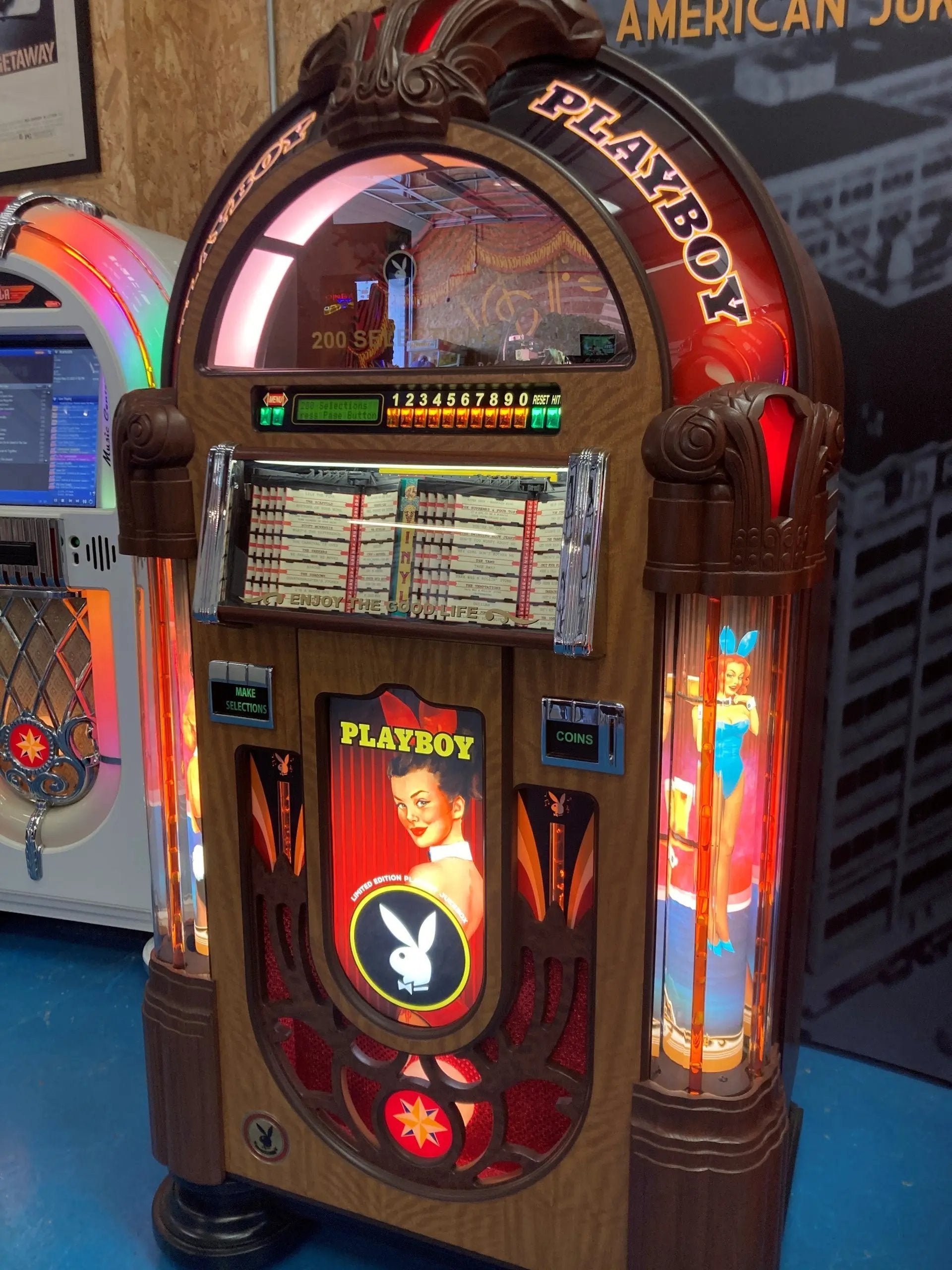 rock-ola-limited-edition-playboy-vinyl-45-bubbler-jukebox image 2