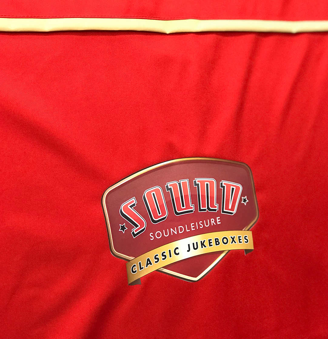 sound-leisure-jukebox-transport-covers-silver-age-schutzh-lle image 4