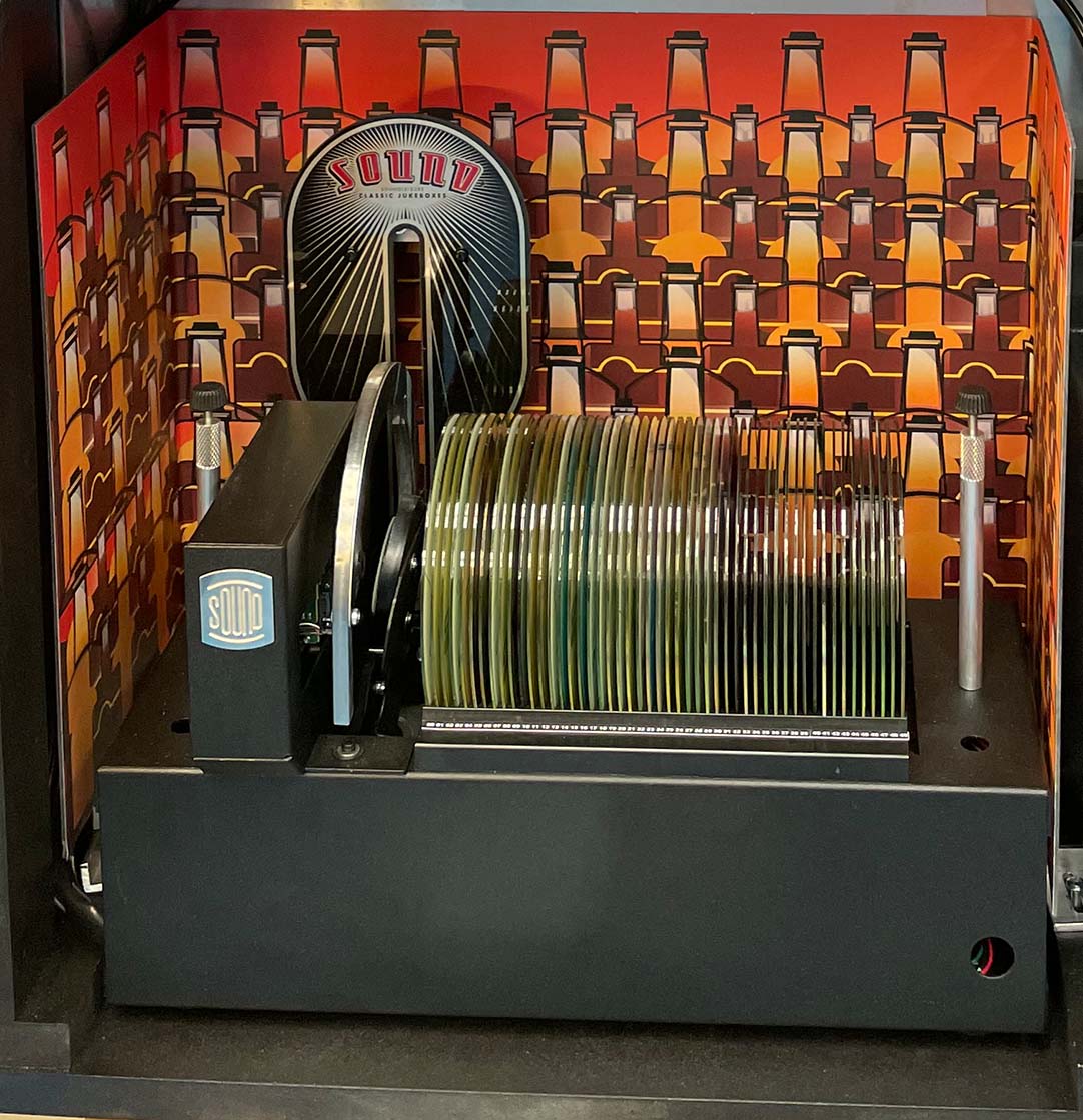 sound-leisure-remix-50-cd-wallbox-mit-m-nzmechanik-wand-jukebox image 3