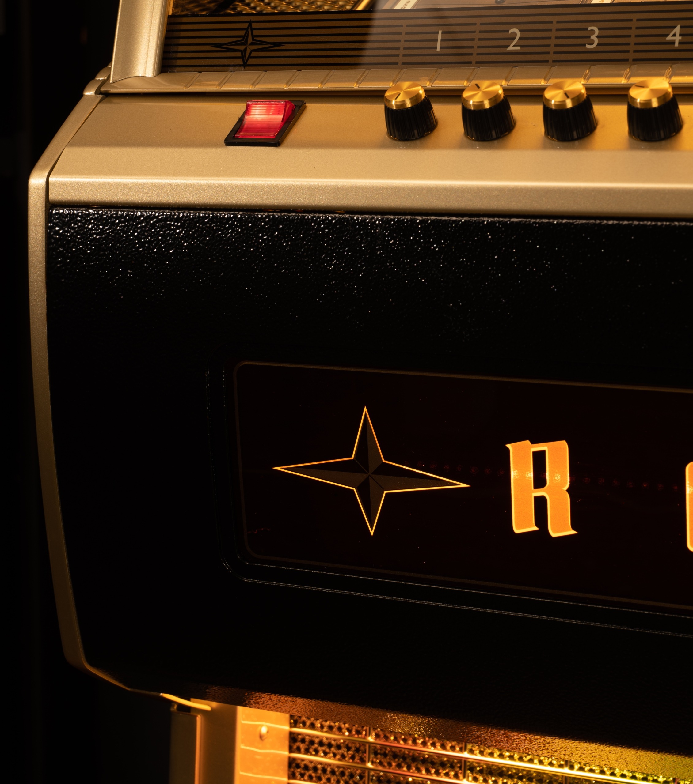 sound-leisure-rocket-vinyl-jukebox-2025-custom-black-ash-mit-gold-castings image 2