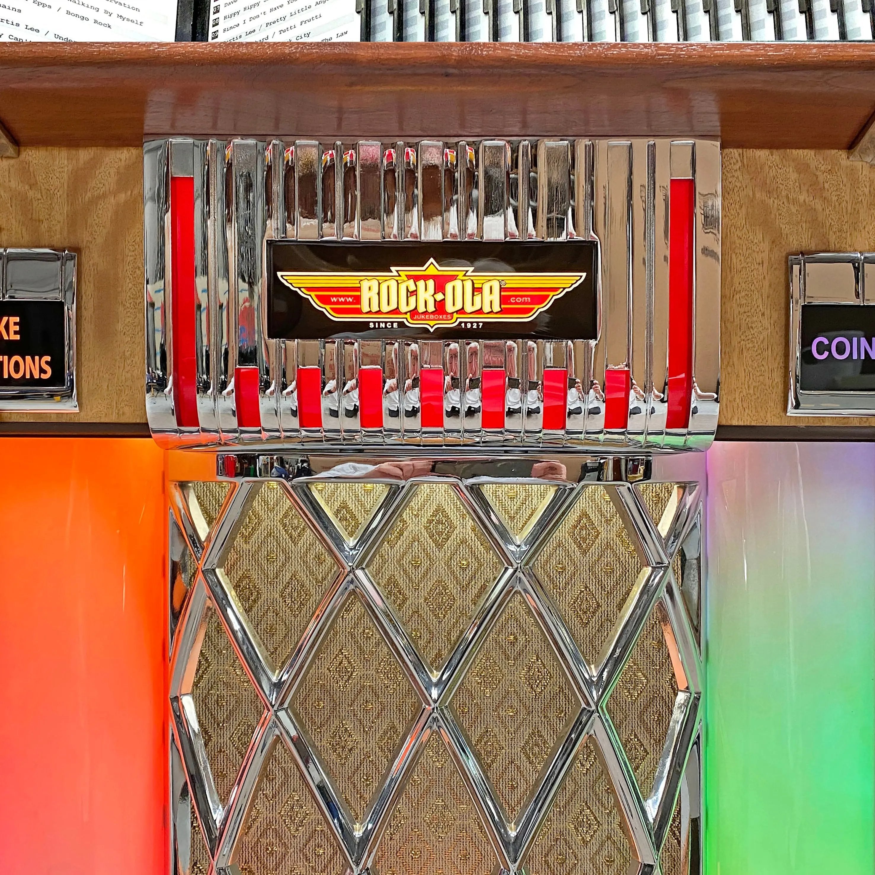 rock-ola-bubbler-cd-8-cd-jukebox-eiche-hell-light-oak-mit-bluetooth image 6