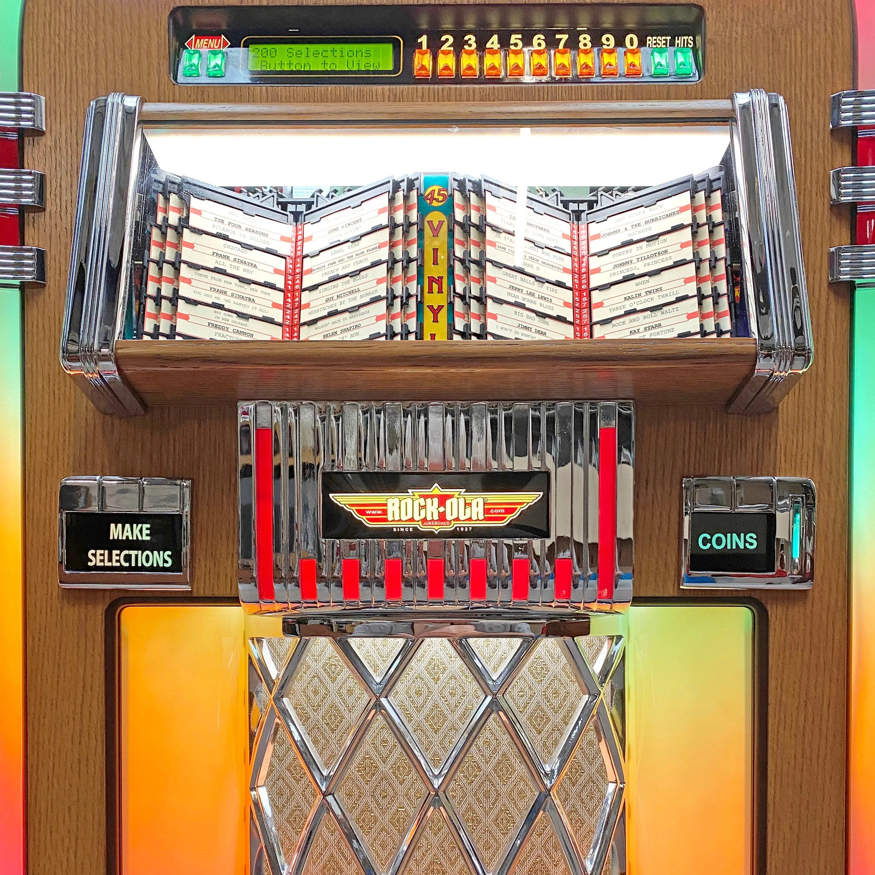 rock-ola-bubbler-vinyl-45-jukebox-light-oak-100-singles-bluetooth image 5