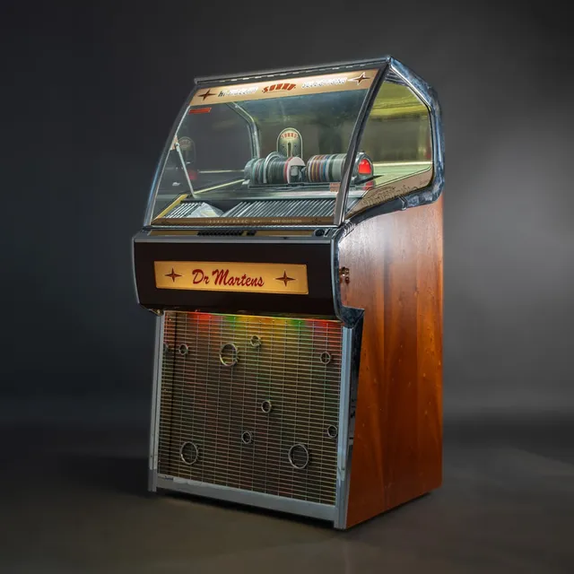 sound-leisure-manhattan-dr-martens-cd-jukebox-2012 image 1