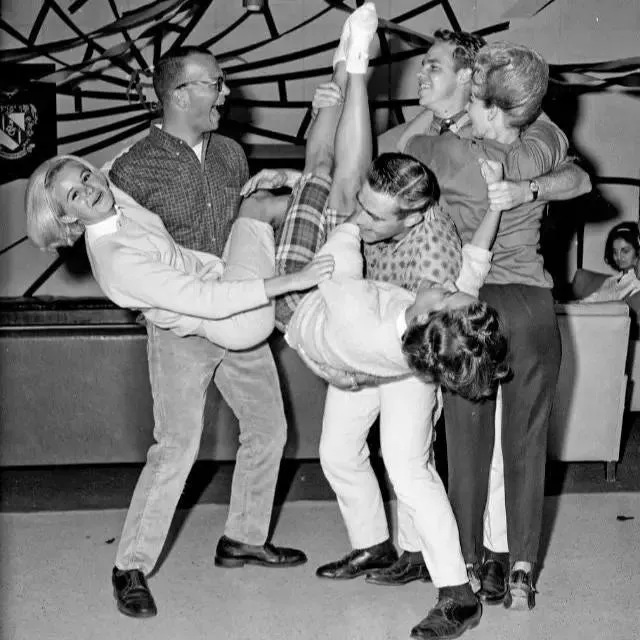 rock-ola-1960s-music-pack-10-vinyl-45-records-f-r-jukebox-inkl-titelkarten image 1