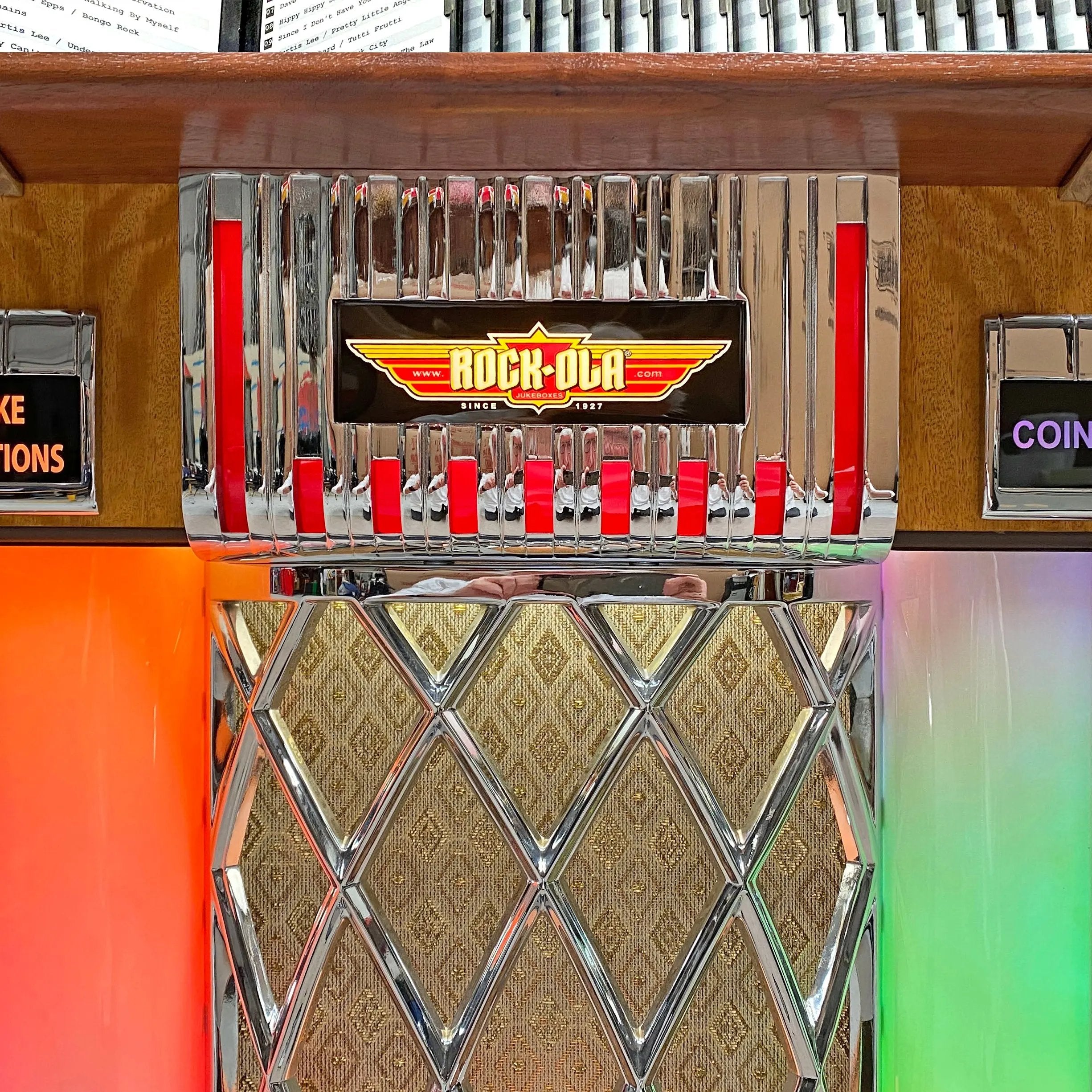 rock-ola-bubbler-cd-jukebox-walnut-100-cds-bluetooth-5-lautsprecher image 6