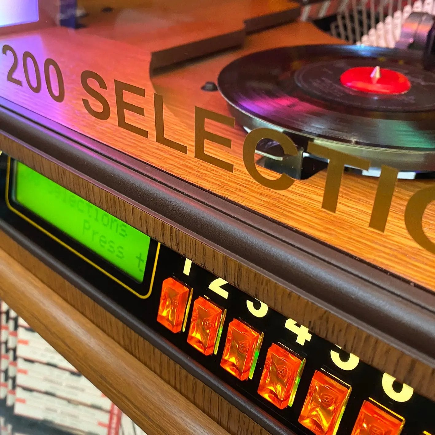 rock-ola-authentic-peacock-bubbler-vinyl-45-jukebox-walnut image 3